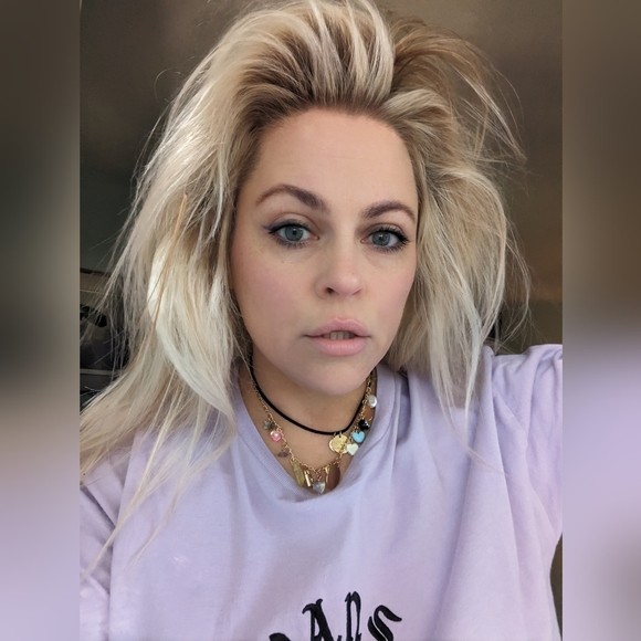 Meet your Posher, Jennifer - Picture 1 of 1